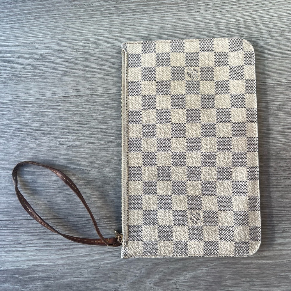 Neverfull Cluth Purse